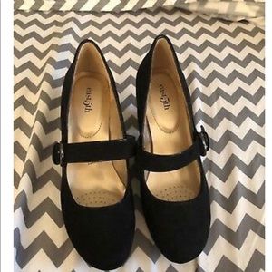 Black suede heels size 7 (east 5th)